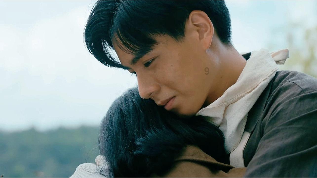 黄晓明发布全新MV与陈梦微博互动：过年回家唱给你听
