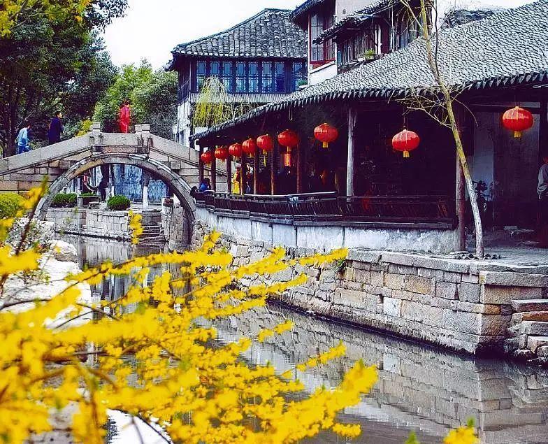 逃出平静乡村